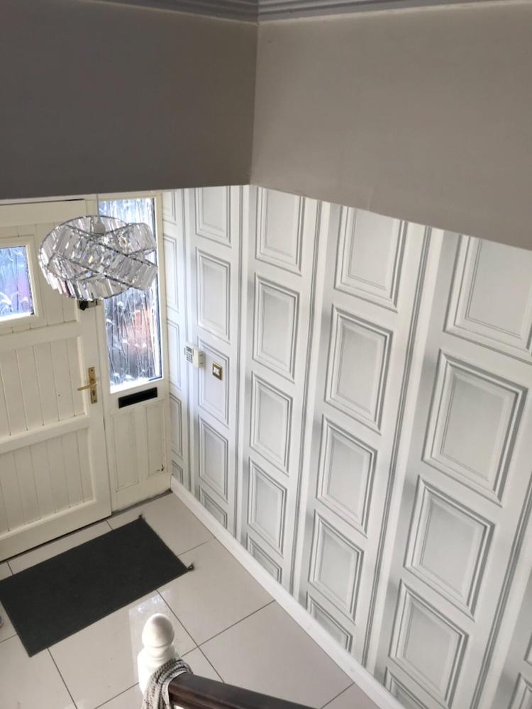 Mineheart Wallpaper White Panelling Tapete Rolle Hellgrau