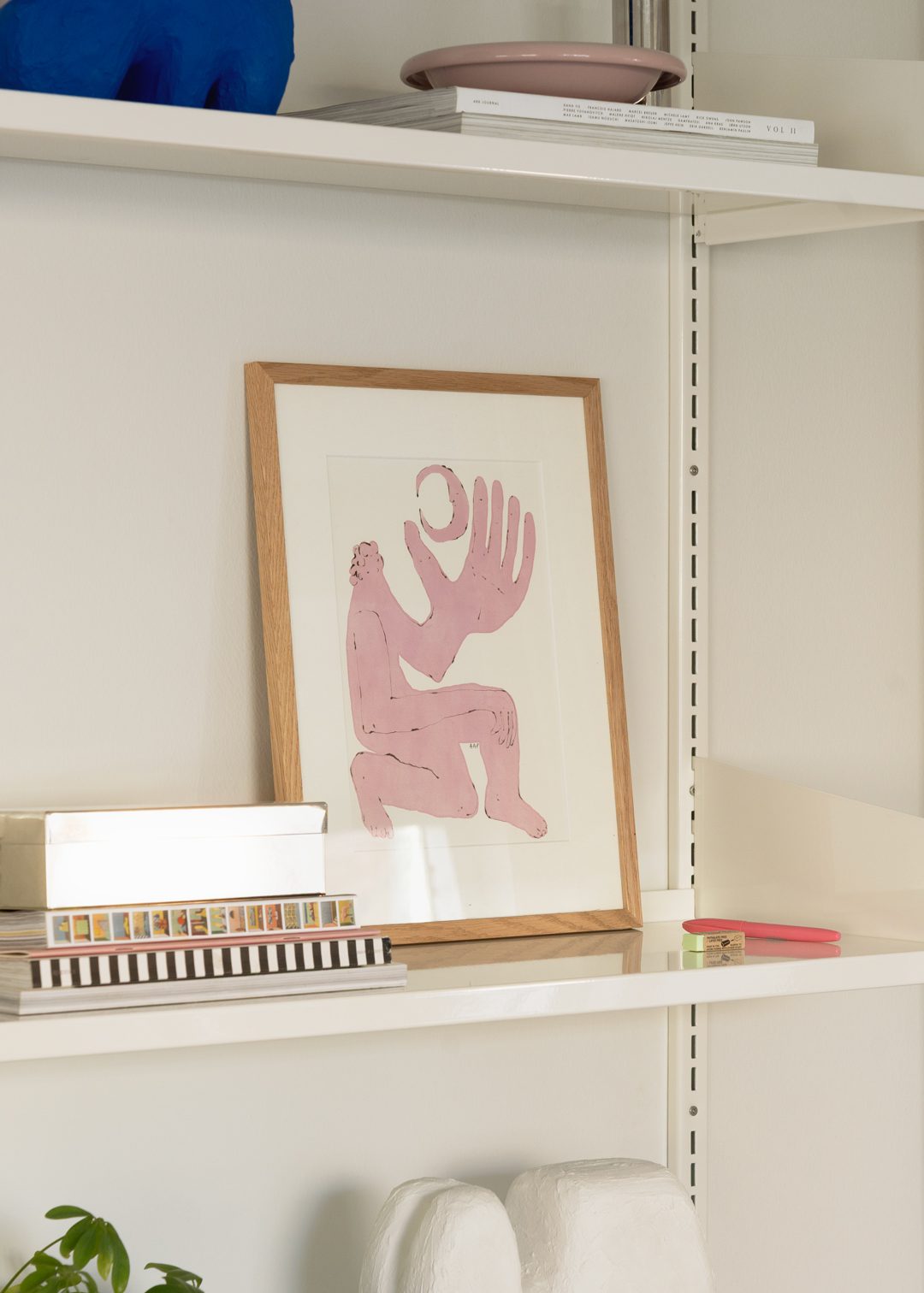 The Poster Club Protector Kunstdruck A4 rosé figurativ