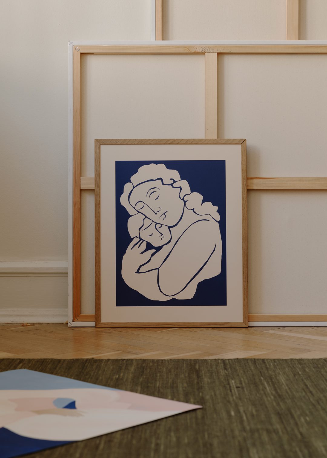 The Poster Club Woman with Child Poster 30x40 blau weiß