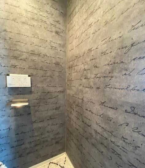 Mineheart Light Concrete Loveletter Tapete Grau