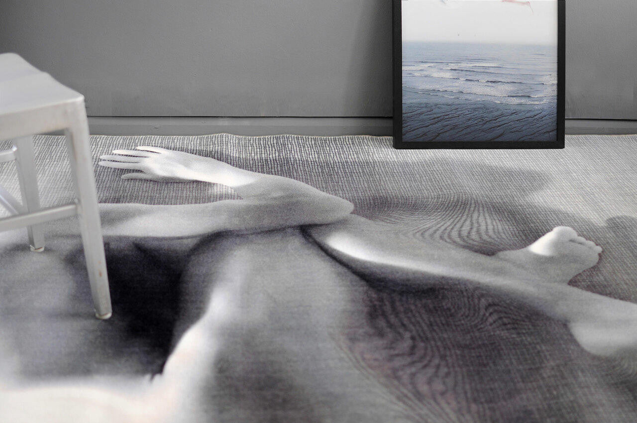 Mineheart White Sky-XVII Leinwandbild 40x50 cm Mädchen Meer
