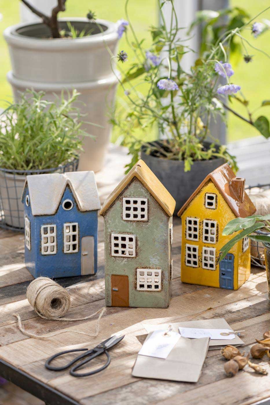 LS-LebenStil Nyhavn Teelichthaus 17cm Blau Keramik Fachwerkhaus