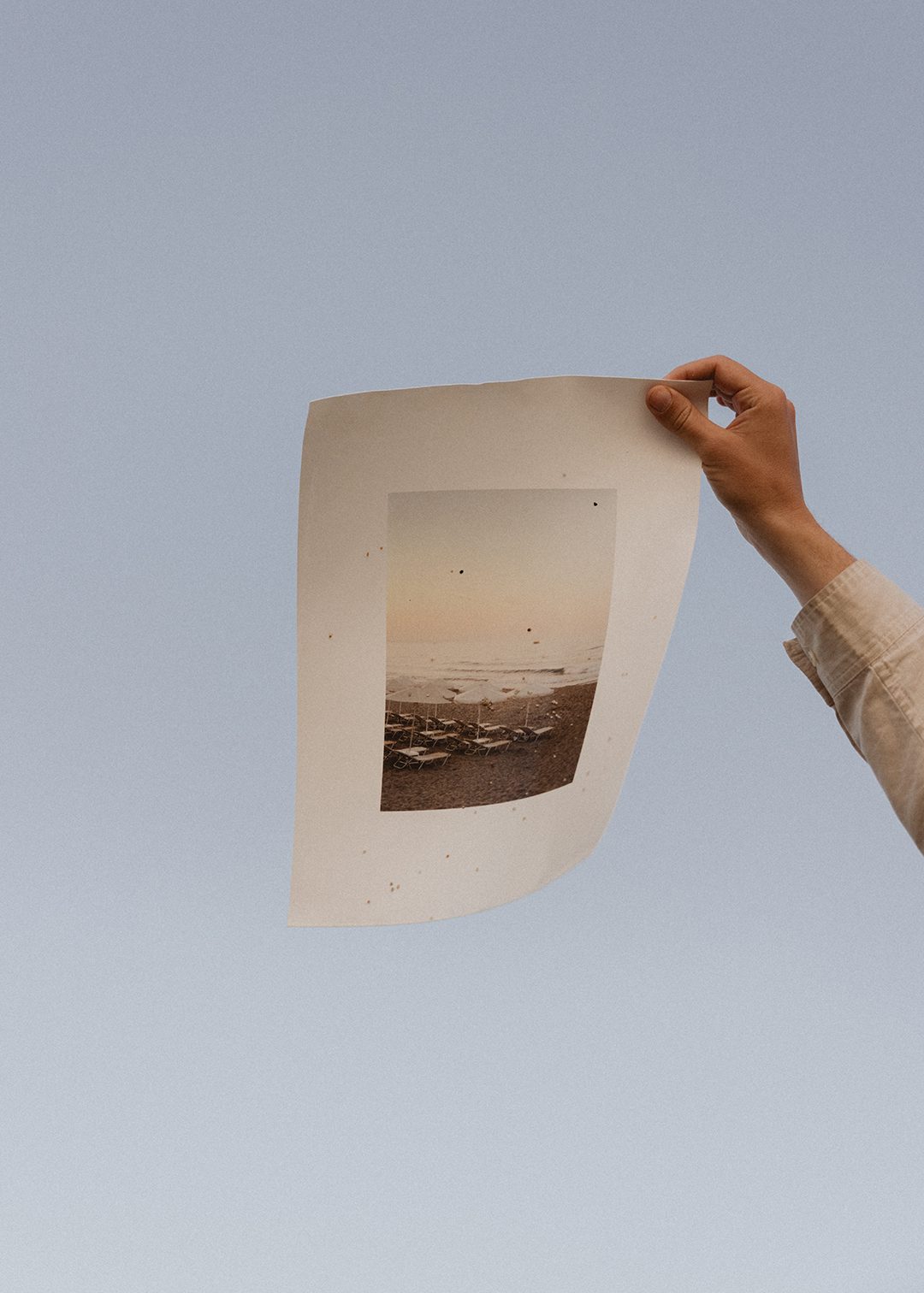 The Poster Club Sunset Swims Fotoposter A4 blau