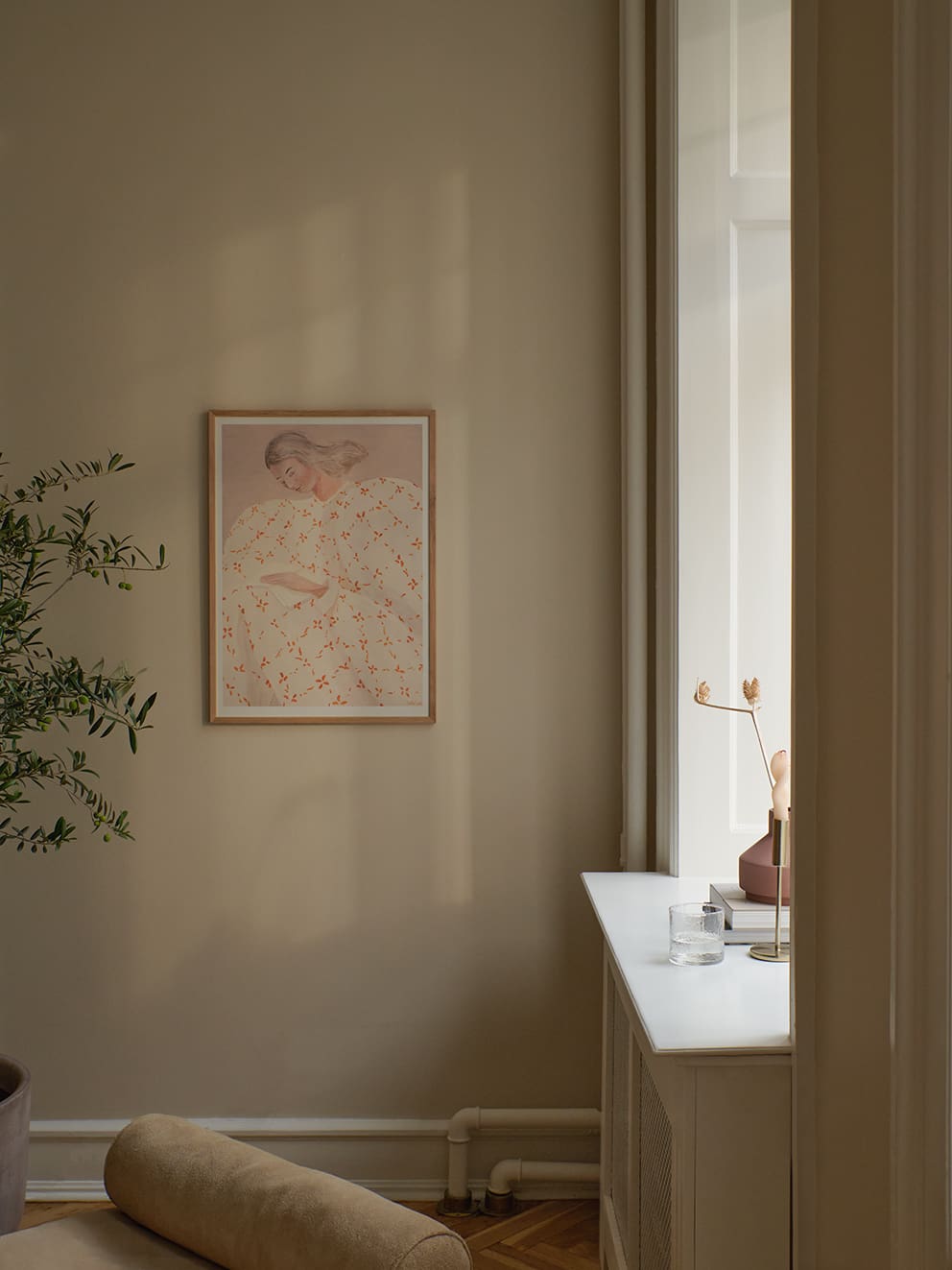 The Poster Club Secret Notes Poster A4 beige rosa Figuren