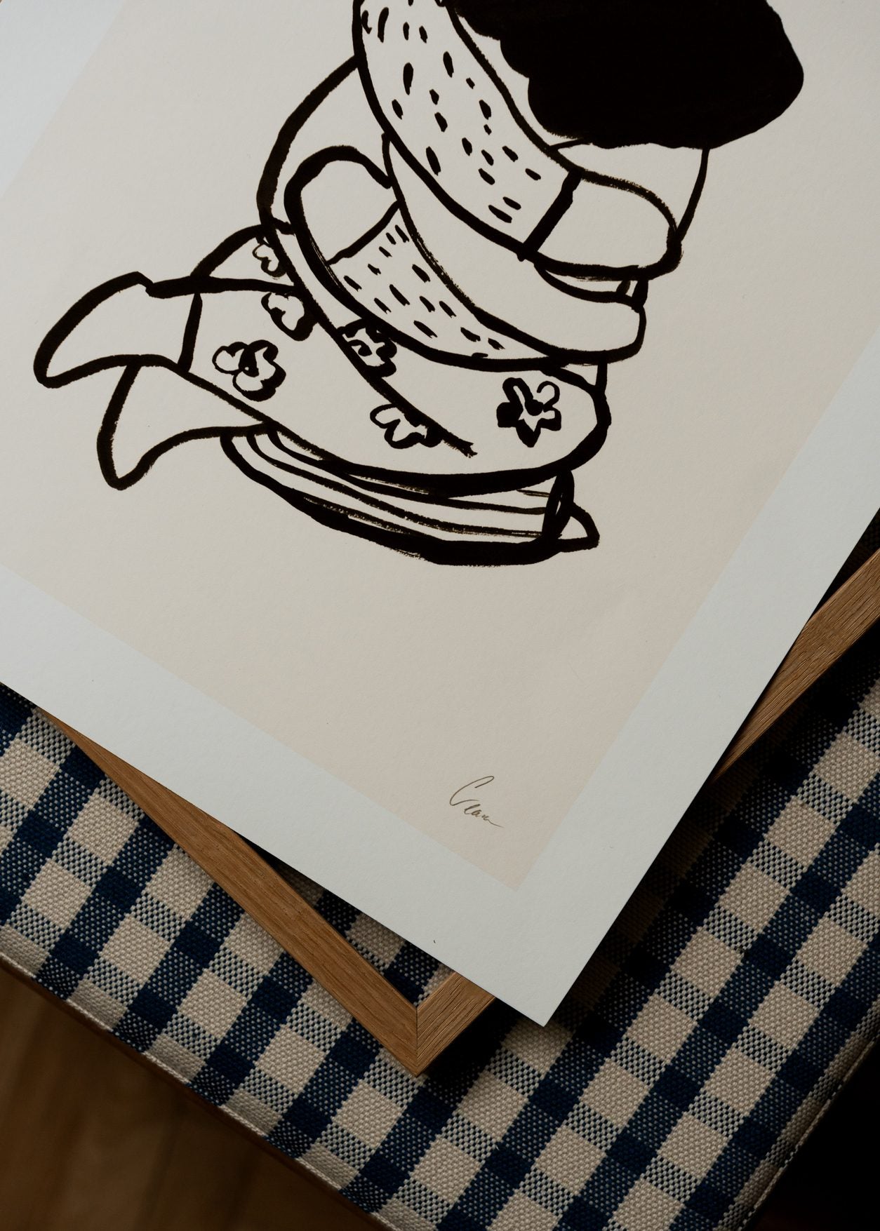 The Poster Club Art Prints Embrace Poster 30x40 schwarz-weiß