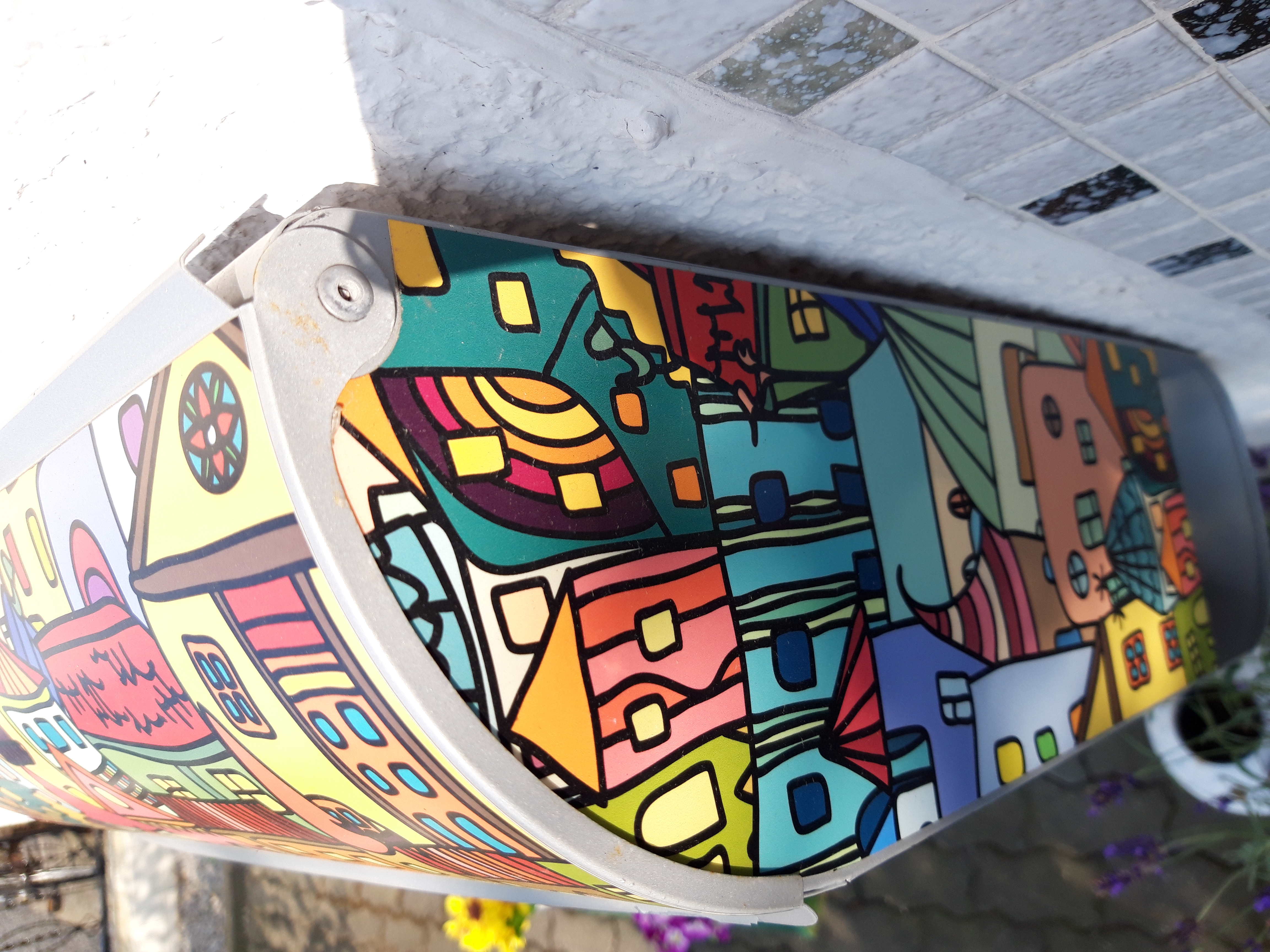 Banjado Briefkasten Funky Town Silber mit Zeitungsfach