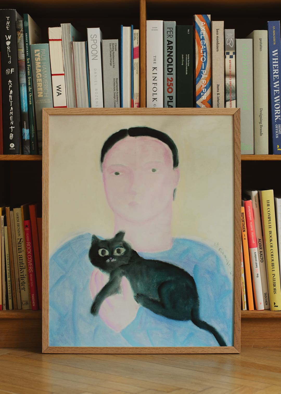 The Poster Club Art Prints Boy Holding a Cat Poster 40x50 cm blau