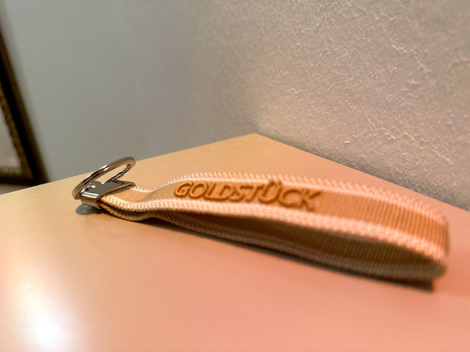 LS-LebenStil Goldstück Schlüsselanhänger Stoff beige gold