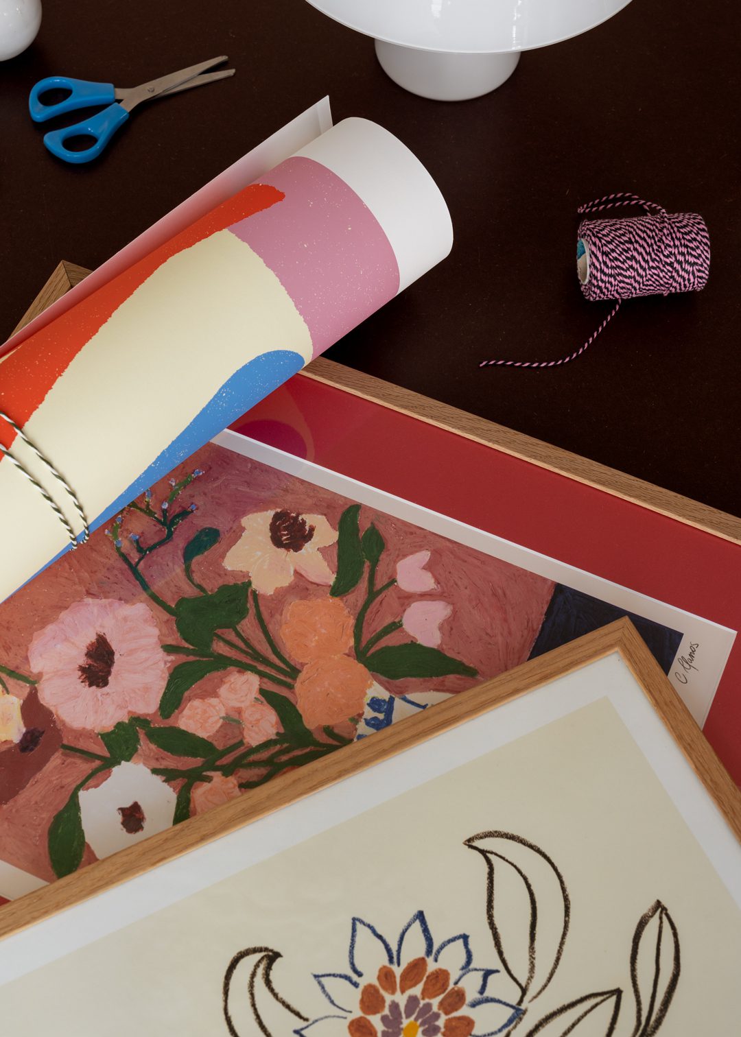 The Poster Club Curated Art Walls Edit No. 087 Bilderwand rot rosa