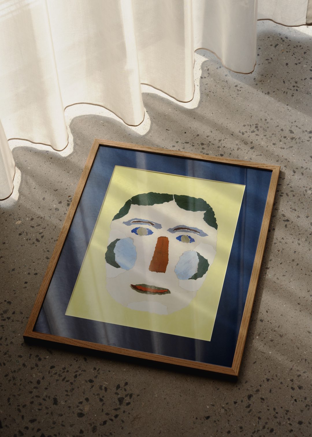 The Poster Club Blue Cheek Portrait Kunstdruck A4 grün-gelb