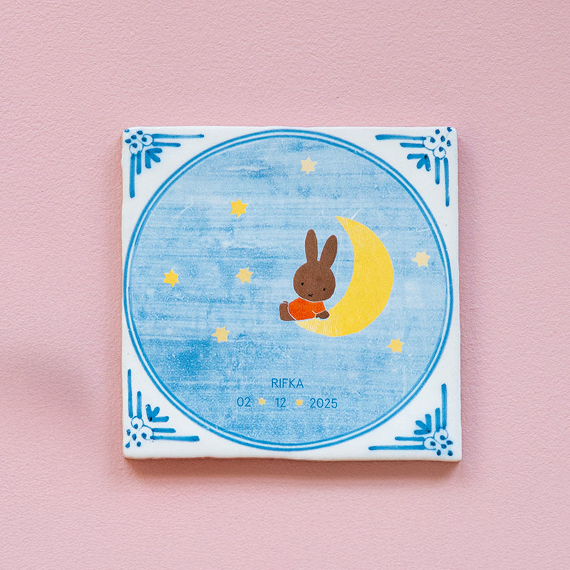 Storytiles Delft Blue In de maneschijn Wandfliese Baby
