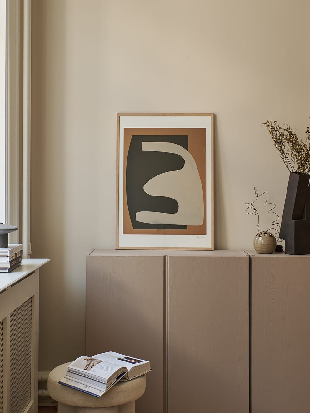 The Poster Club Beige on Black Poster 30x40 schwarz