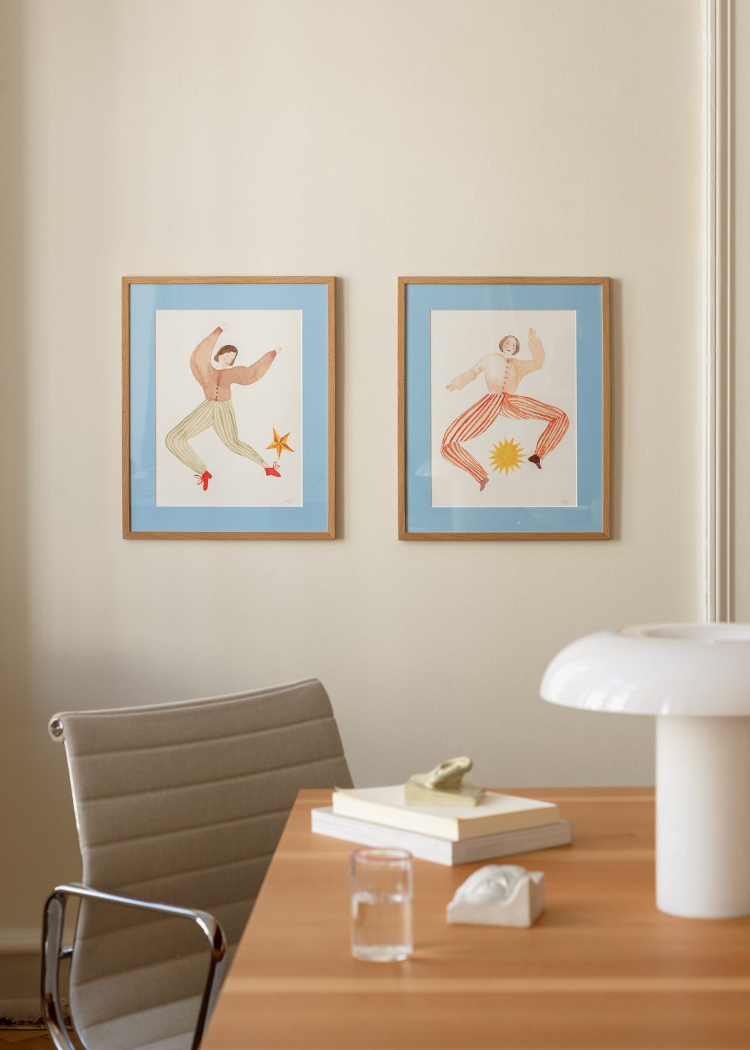 The Poster Club Fun with the Sun Kunstdruck A4 beige rot