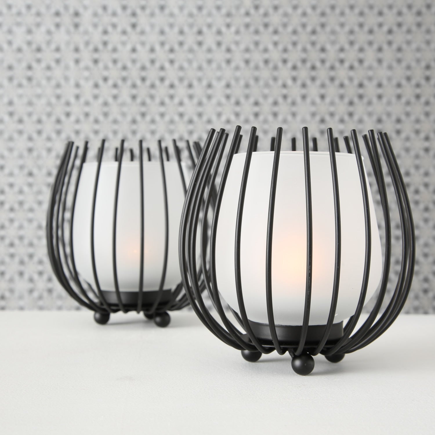 LS-LebenStil Kugel Gitter Windlicht 2er-Set Schwarz Milchglas 12cm