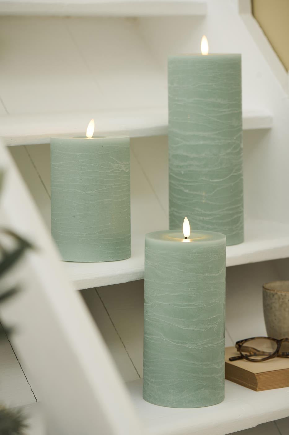LS-LebenStil Nyhavn LED Stumpenkerze Grün 15cm Echtwachs 3D