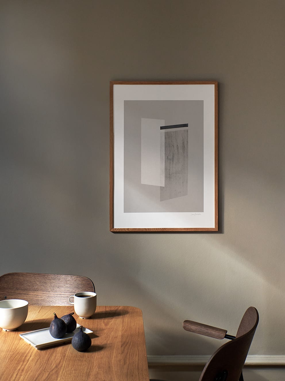 The Poster Club Louvre Poster 50x70 cm grau