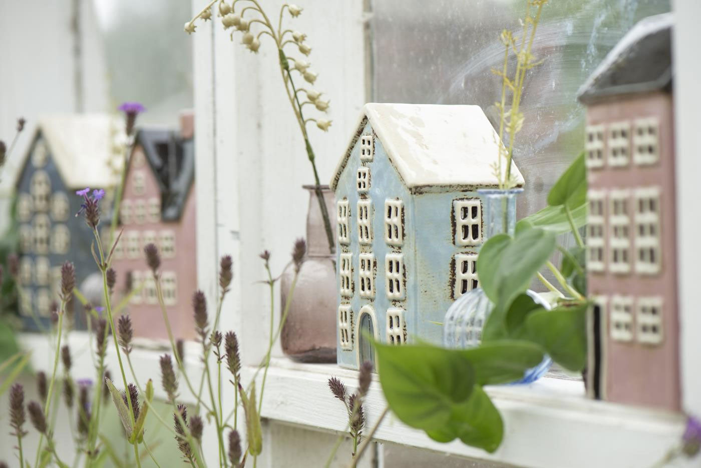 LS-LebenStil Nyhavn Teelichthaus Blau 17cm Keramik Fachwerkhaus