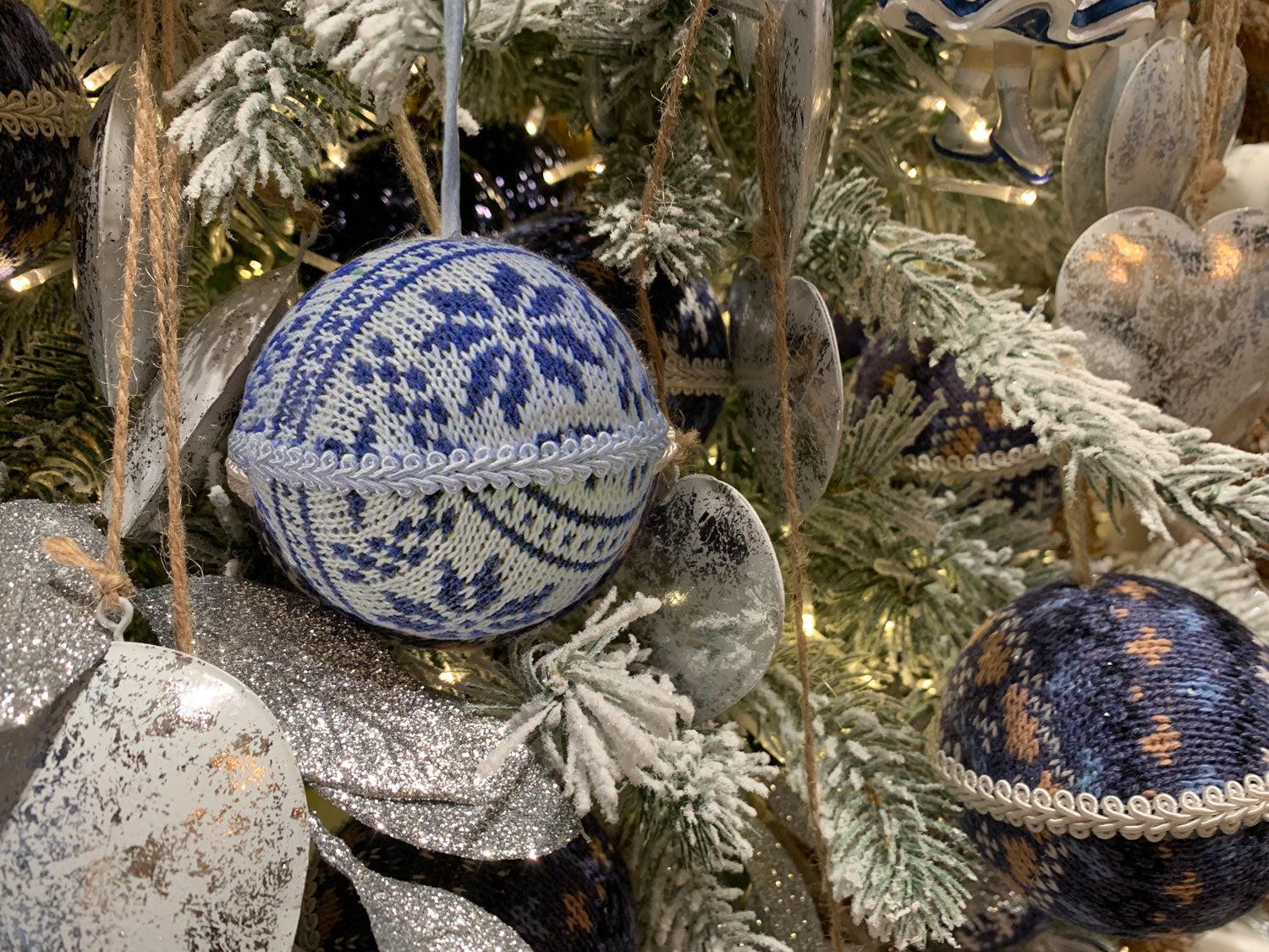 LS-LebenStil Möbel & Wohnen Weihnachtskugeln 8cm blau-weiß 2er Set