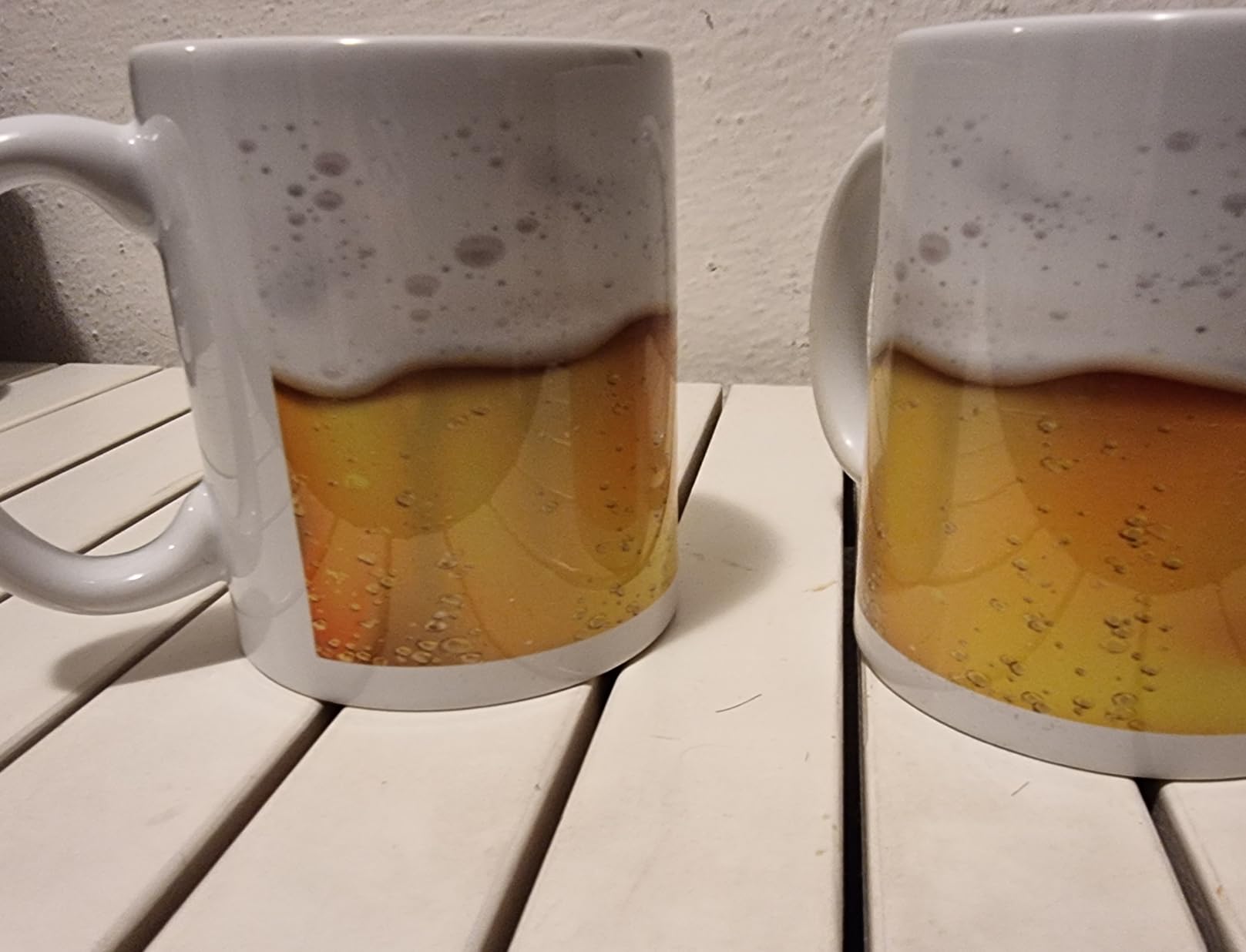 Hustling Sharks Männertasse Biermotiv 330ml Keramik Weiß