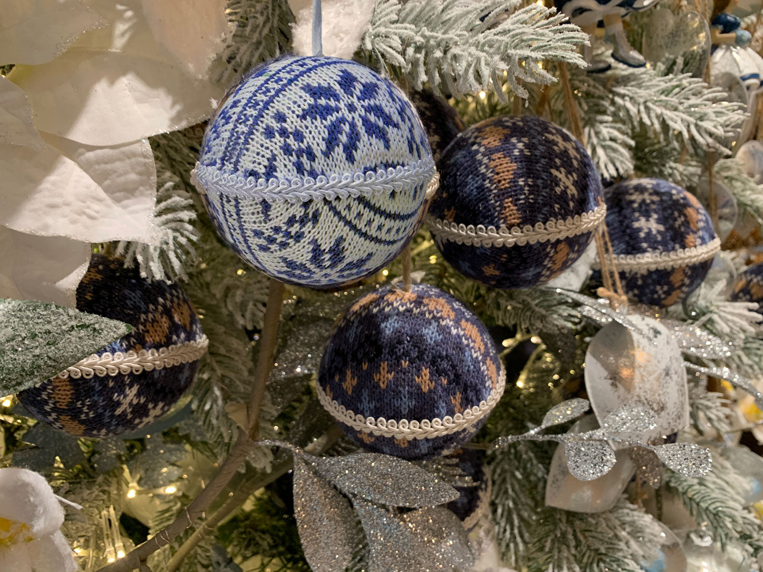 LS-LebenStil Möbel & Wohnen Weihnachtskugeln 8cm blau-weiß 2er Set