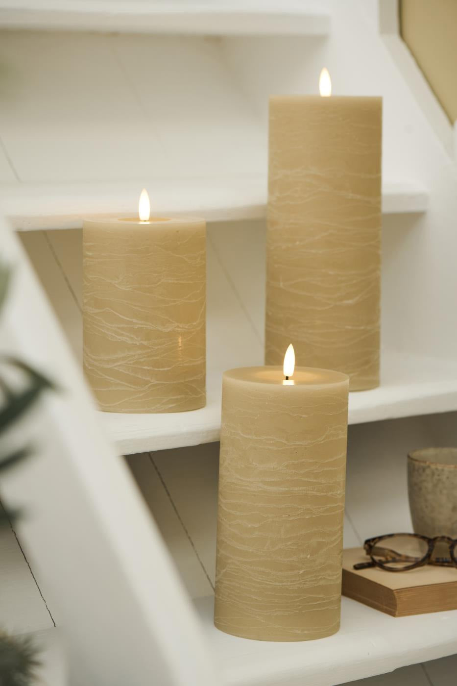 LS-LebenStil Nyhavn LED Stumpenkerze beige 15cm Echtwachs