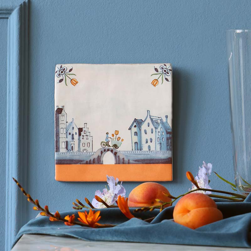 Storytiles Delft Blue Tulpen unterweg Fliese S 10x10 cm Bestseller