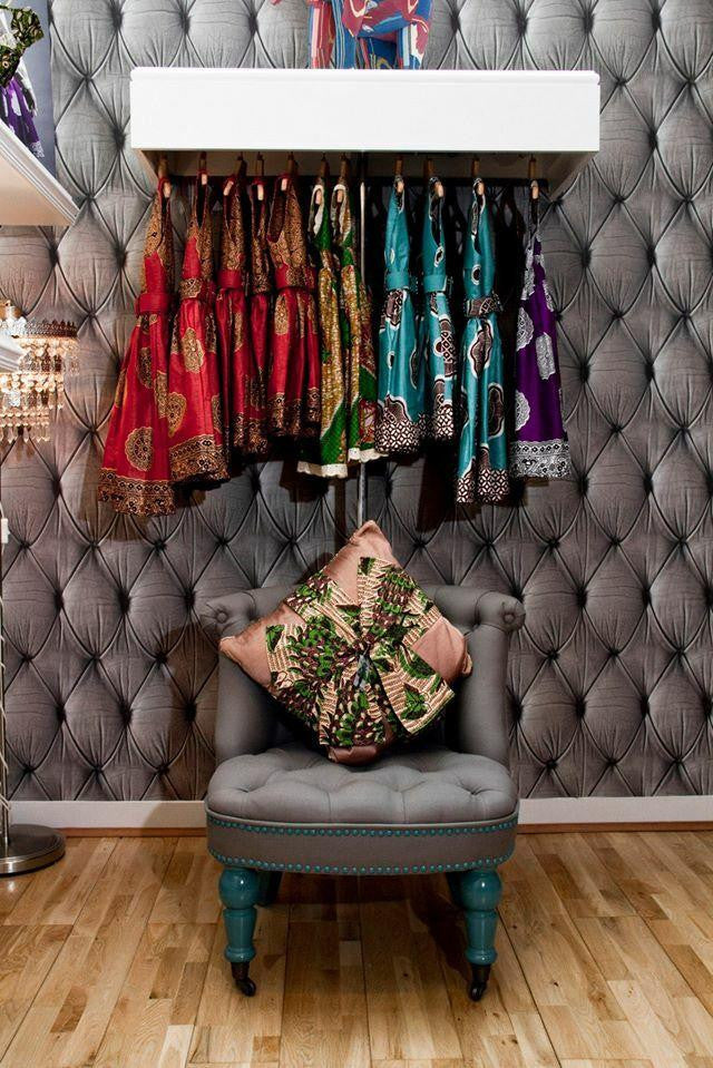 Mineheart Wallpaper Grey Chesterfield Tapete Leder grau