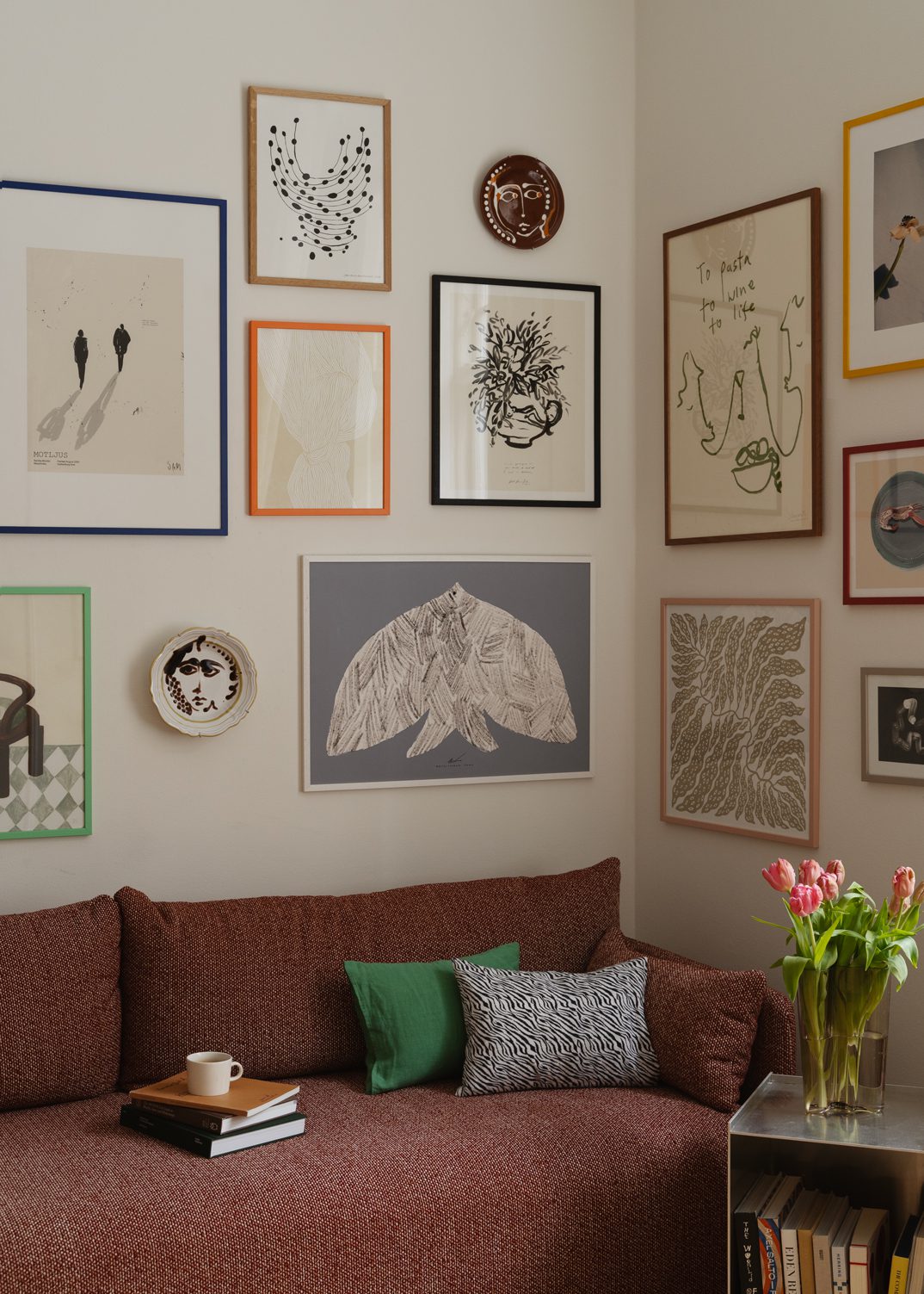The Poster Club Curated Art Walls Edit No. 069 Bilderwand bunt
