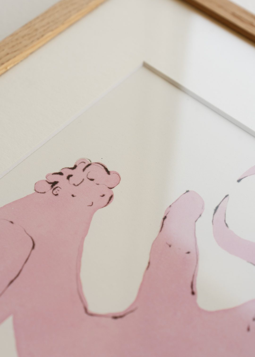 The Poster Club Protector Kunstdruck A4 rosé figurativ