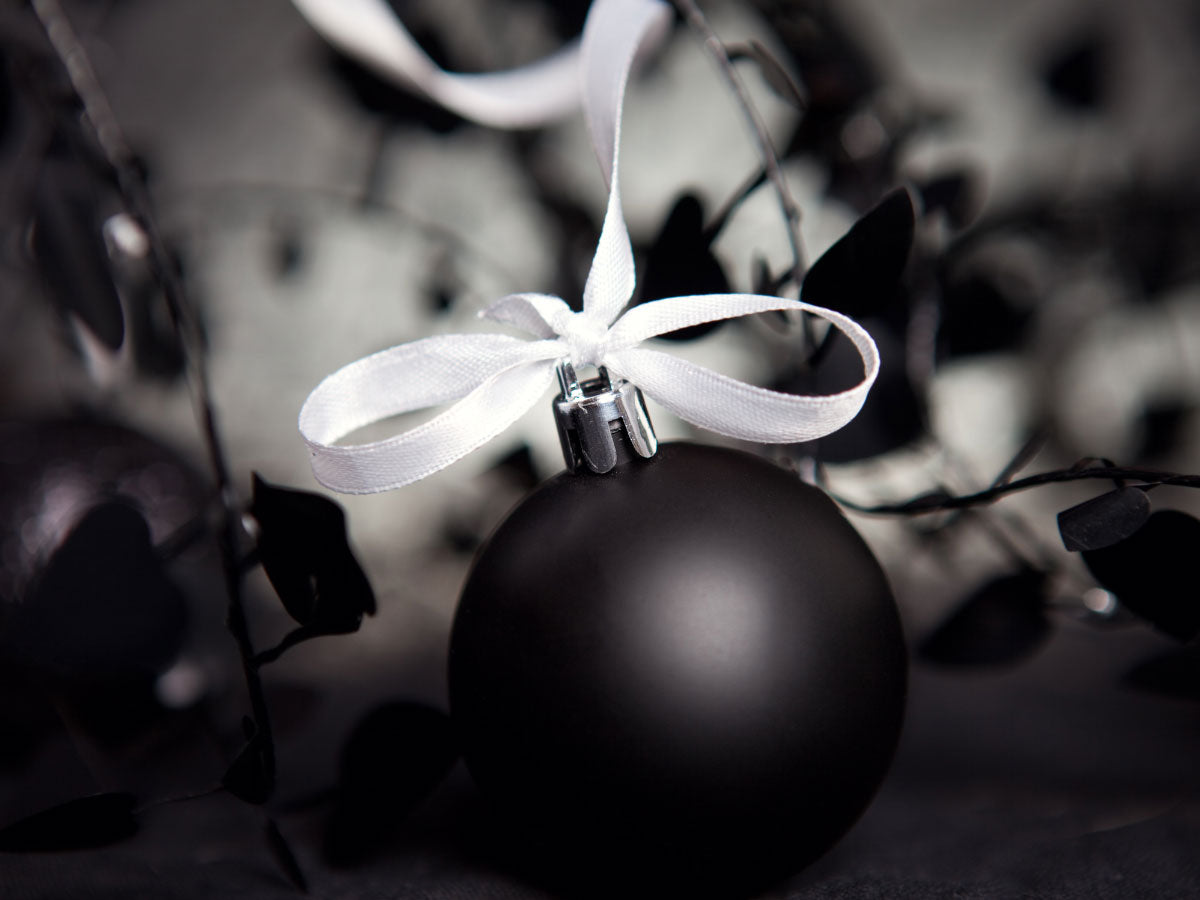 LS-LebenStil Christbaumkugeln Schwarz 30er Kunststoff 4-6cm