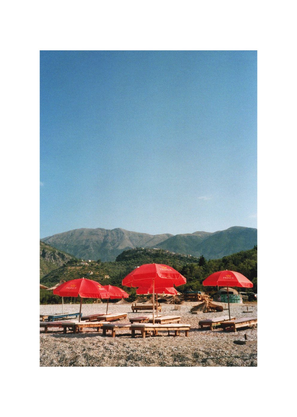 The Poster Club Beach Time Kunstdruck 30x40 cm blau-rot