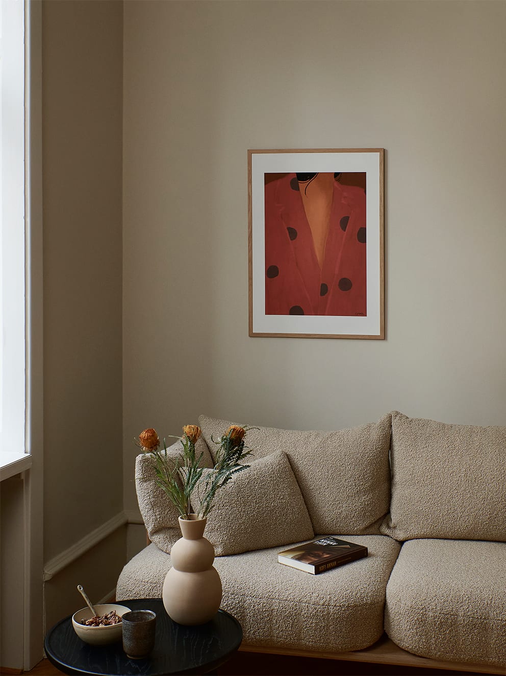 The Poster Club Dressed Kunstdruck A4 orange Figur Frau