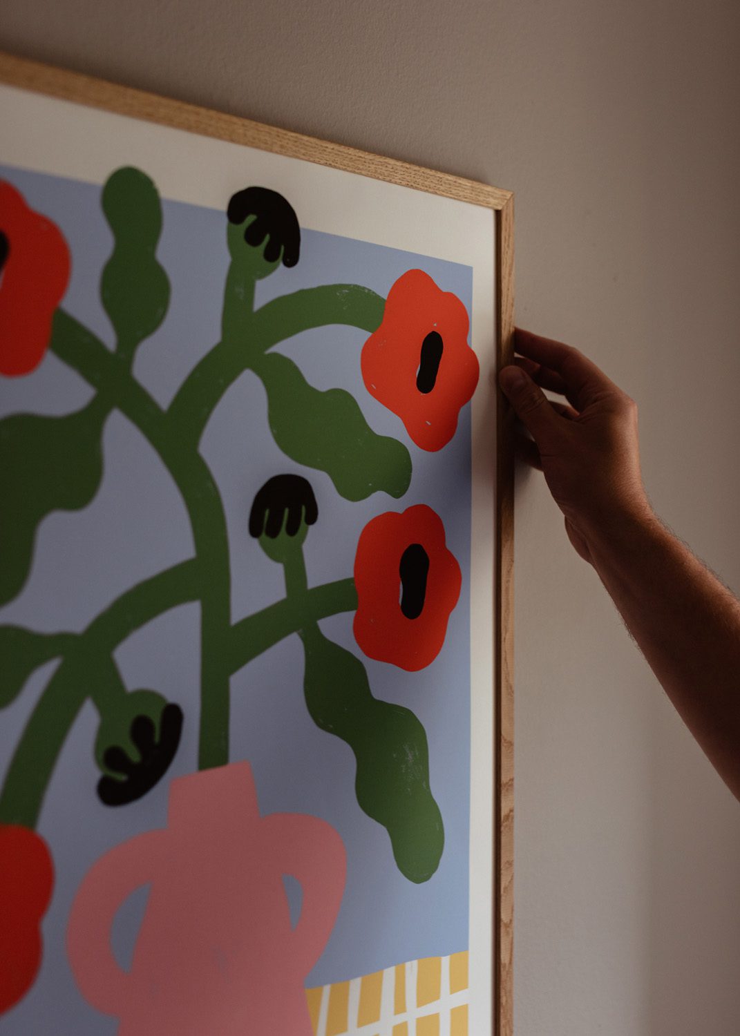 The Poster Club Art Prints Red Poppies in Pink Vase Poster 30x40 cm rot