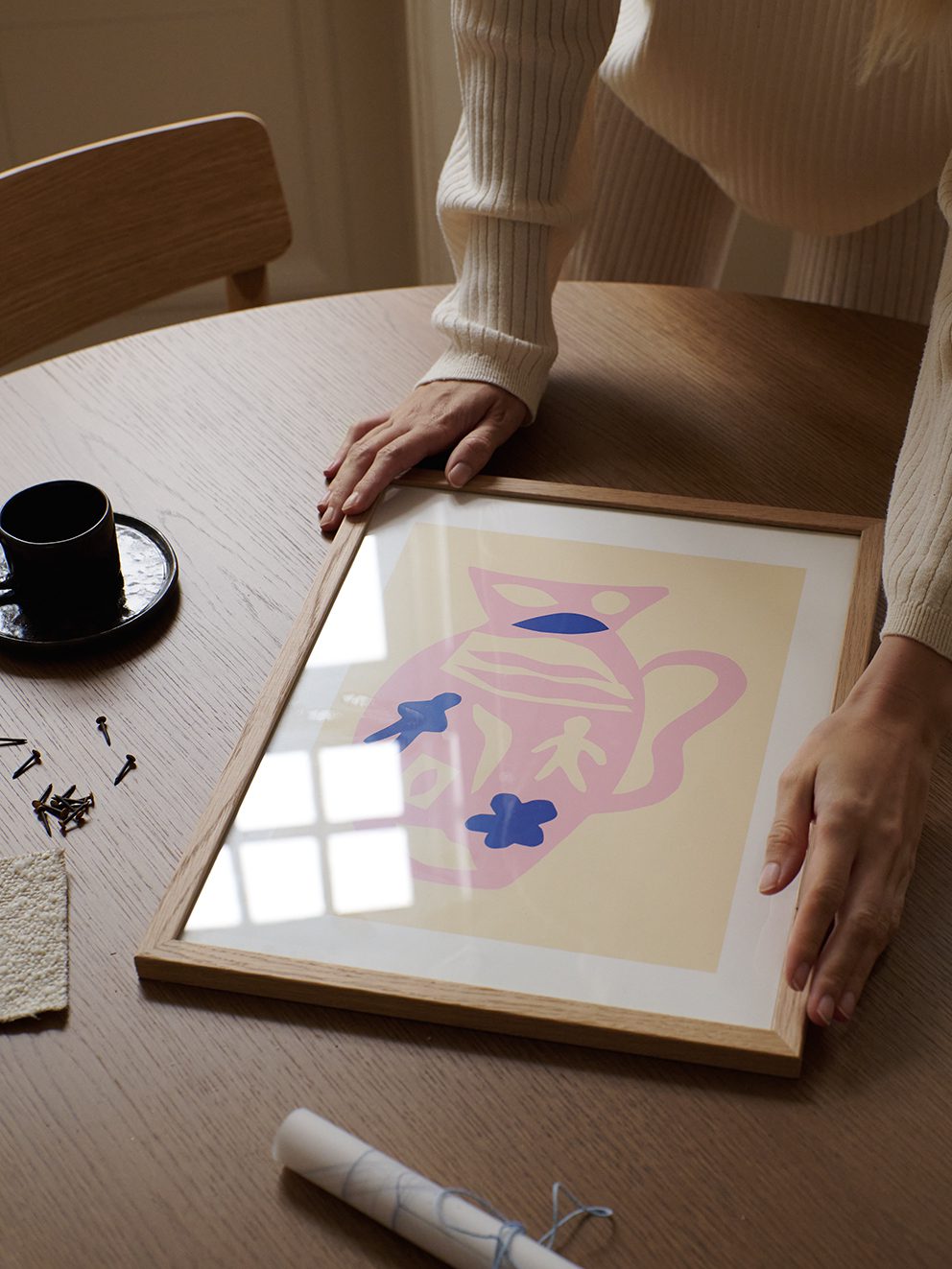 The Poster Club Art Prints Amusant Vase Poster 30x40 beige rosa