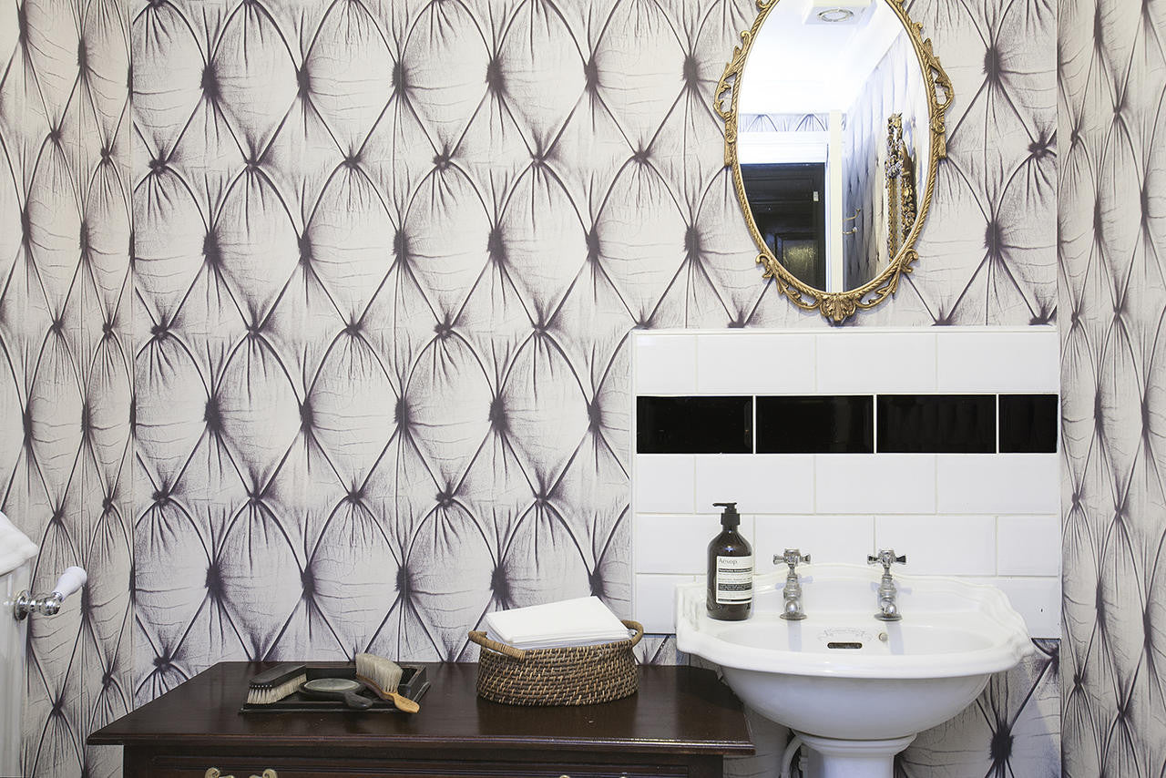 Mineheart Chesterfield Button Tapete Creme Lederoptik
