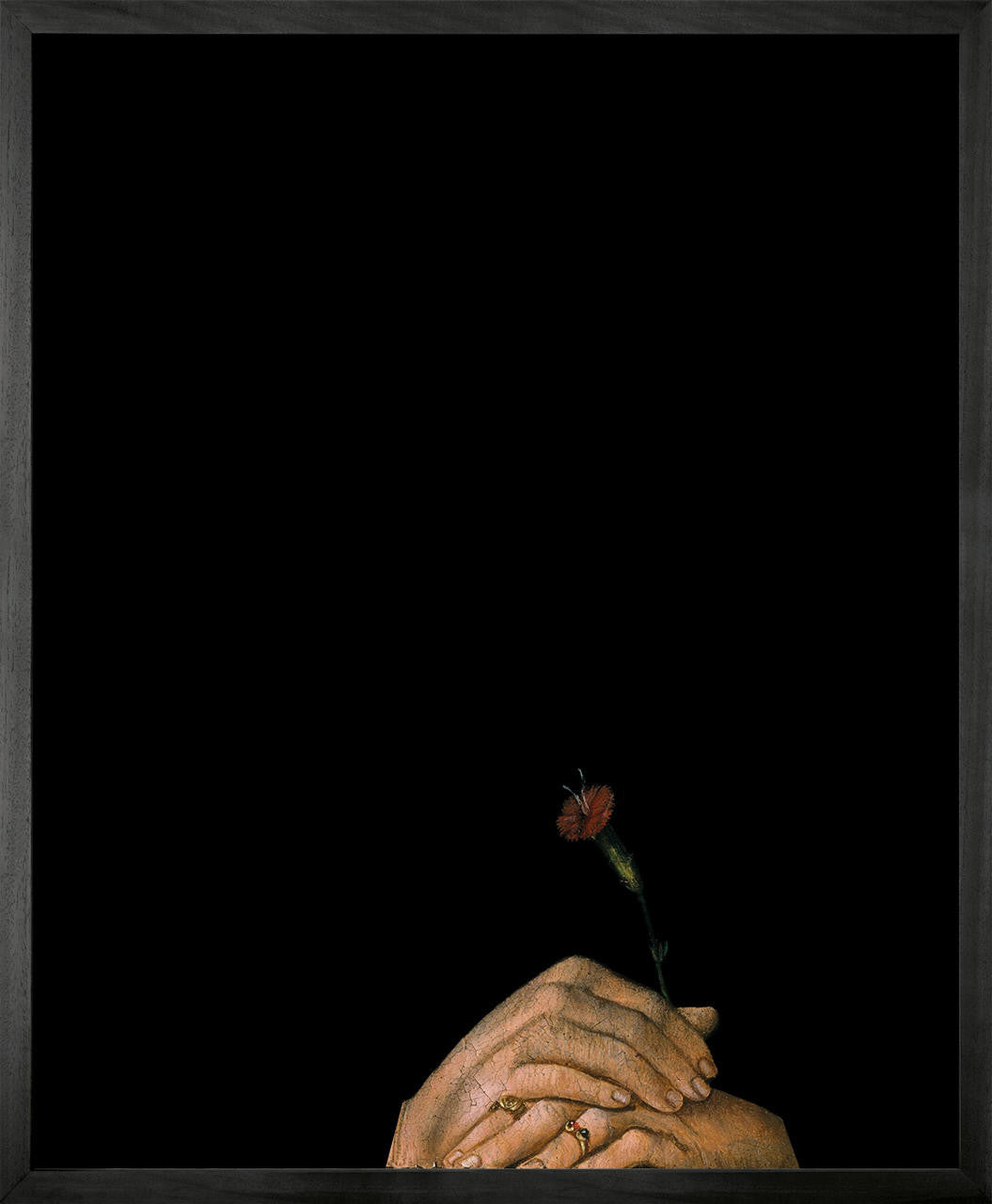 Mineheart Hands Holding Flower Leinwandbild 30x41 Rahmen