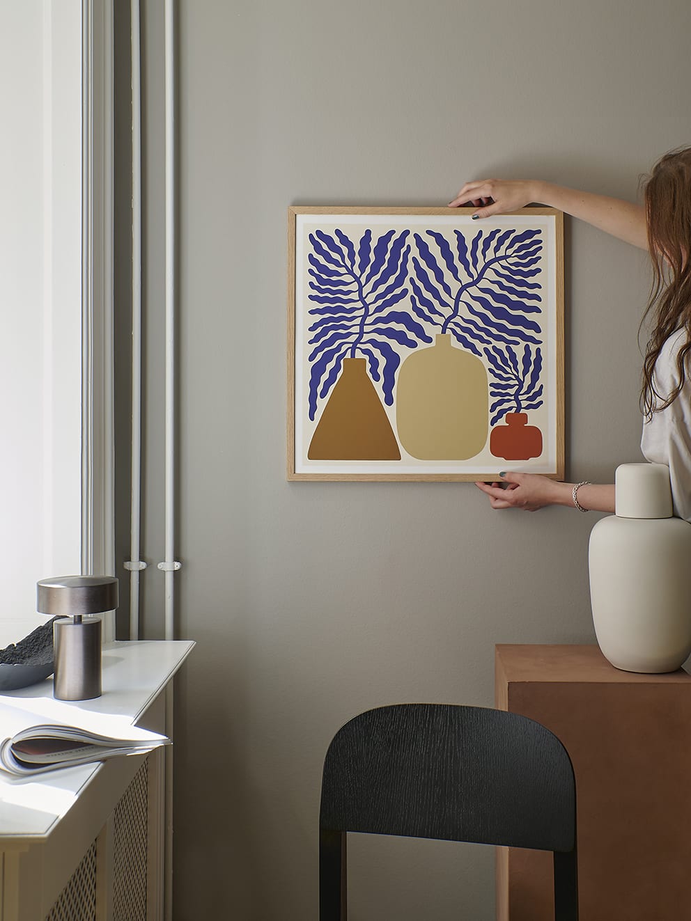 The Poster Club Put Me In A Vase Kunstdruck 50x50 Blau