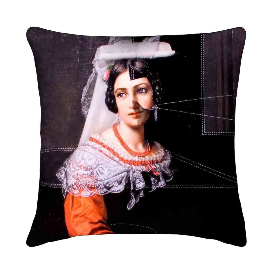 Mineheart Cushions Isabella Kissen 45x45 cm schwarz Portrait