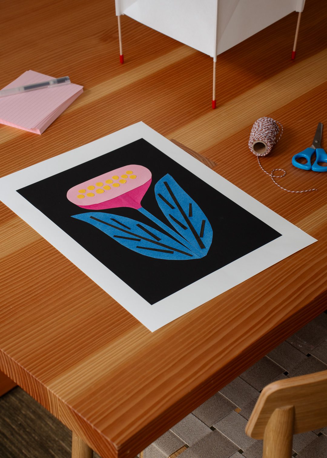 The Poster Club Mysterious Flower Poster A4 schwarz blau
