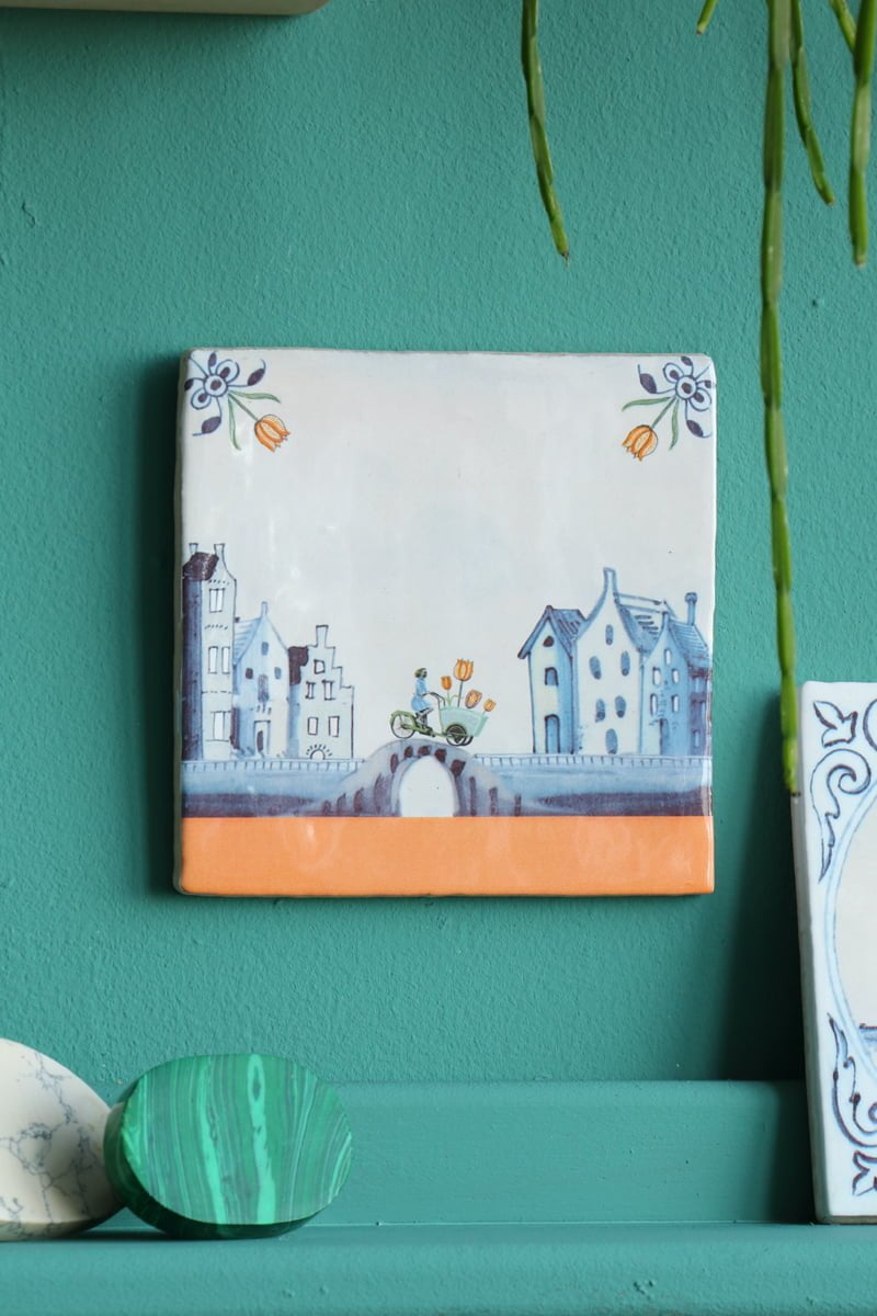 Storytiles Delft Blue Tulpen unterweg Fliese S 10x10 cm Bestseller