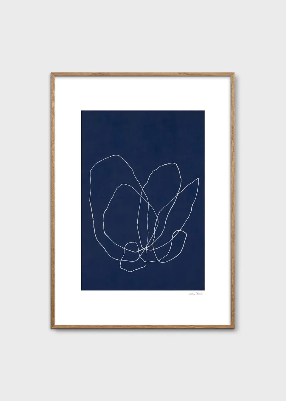 The Poster Club Elements of a Tulip Kunstdruck 30x40 cm Blau