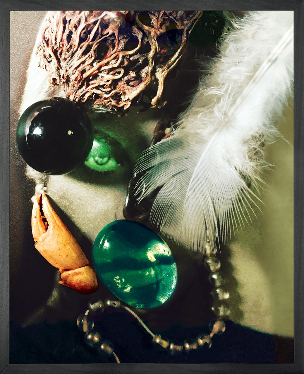 Mineheart She Is Watching Leinwandbild 21x30cm ohne Rahmen