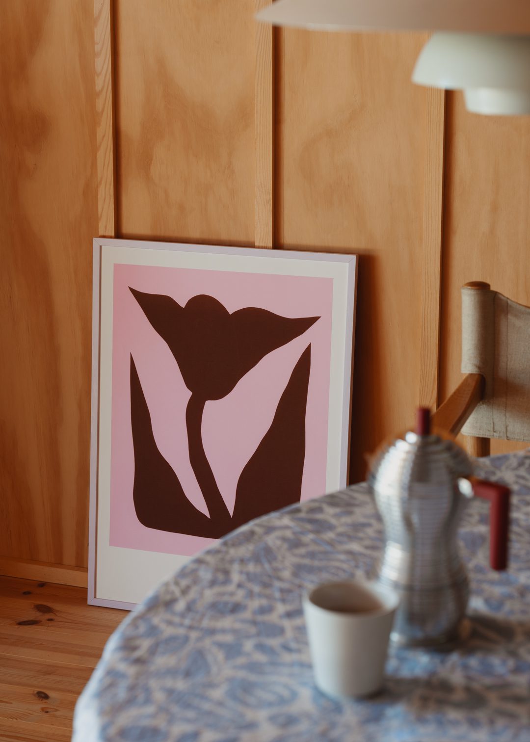 The Poster Club Mountain Lily Poster A4 bordeaux
