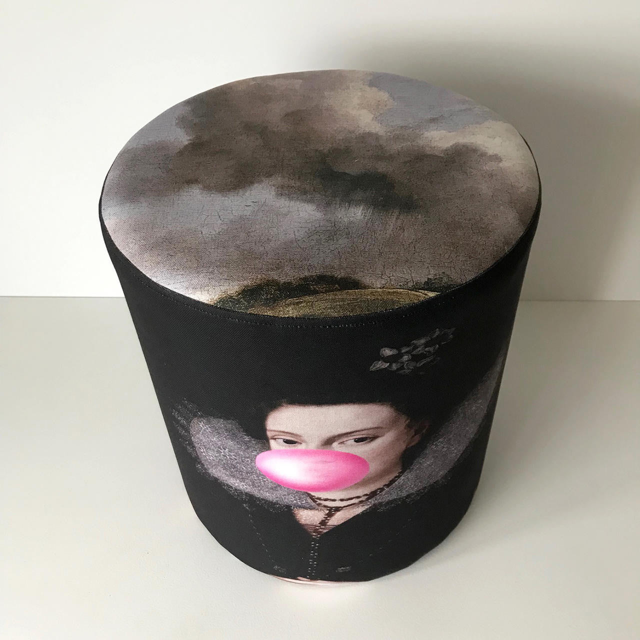 Mineheart Furniture Bubblegum Portrait Lady Hocker 38x43cm