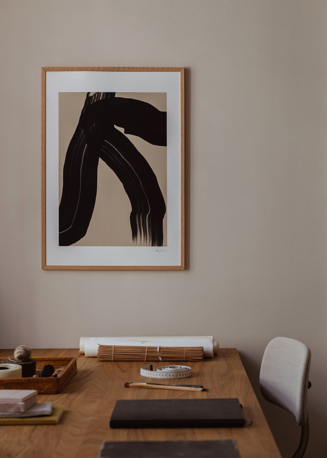 The Poster Club The Walk Poster A4 beige schwarz Johansson