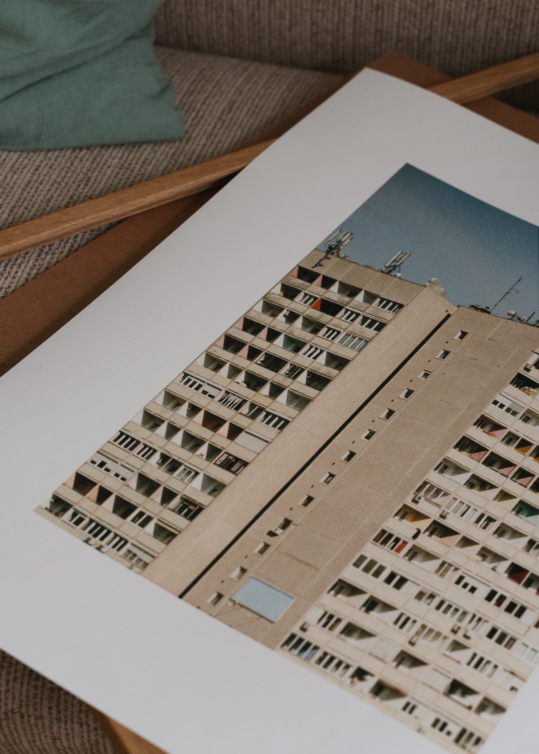 The Poster Club Block O'Clock Poster 40x50 cm beige