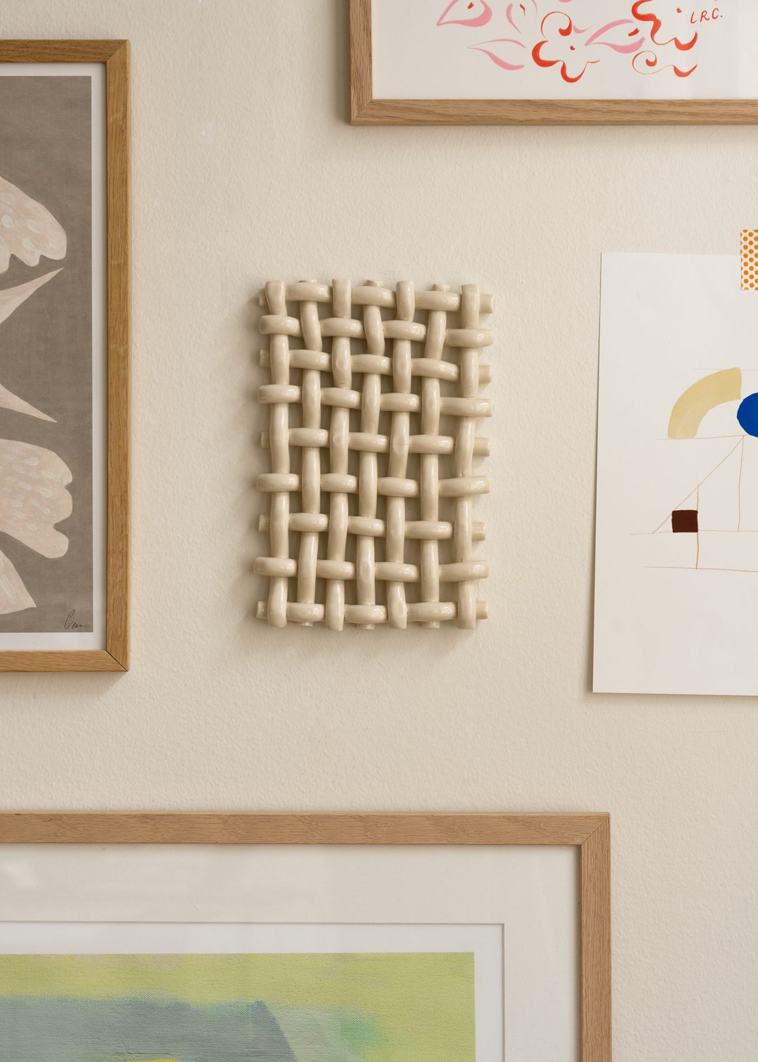 The Poster Club Interlace No. 01 Wandobjekt Keramik creme