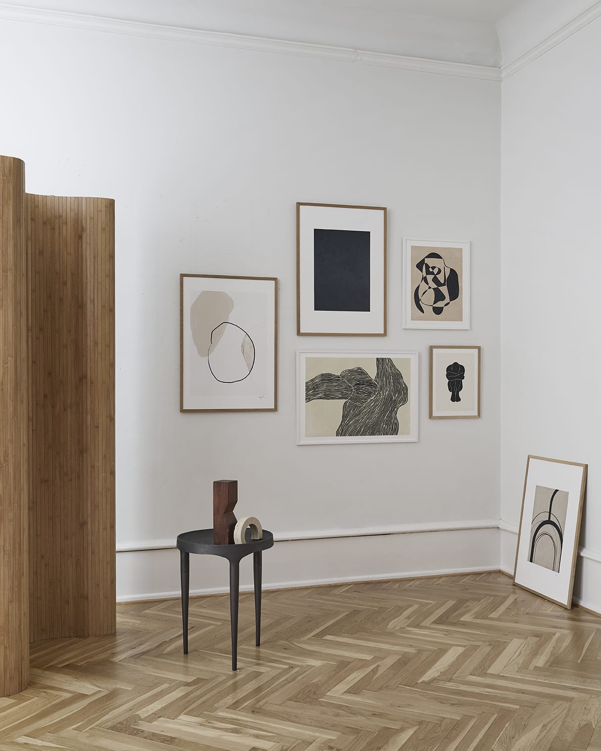 The Poster Club Curated Art Walls Edit No. 002 Bilderwand beige