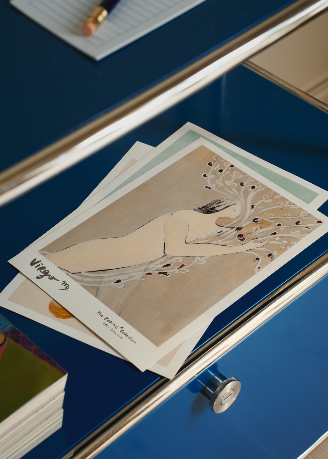 The Poster Club Virgo Kunstdruck A4 beige-rot Sternzeichen