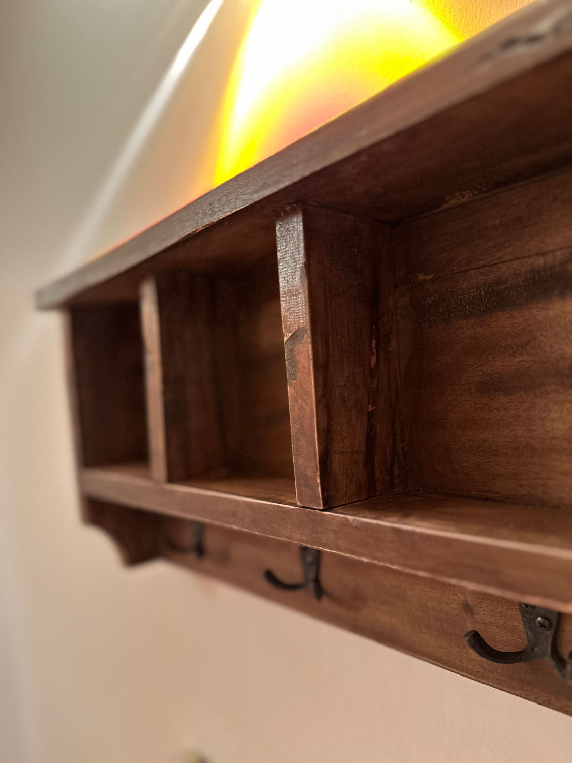 LS-LebenStil Vintage Wandgarderobe Teak 70cm mit Ablage